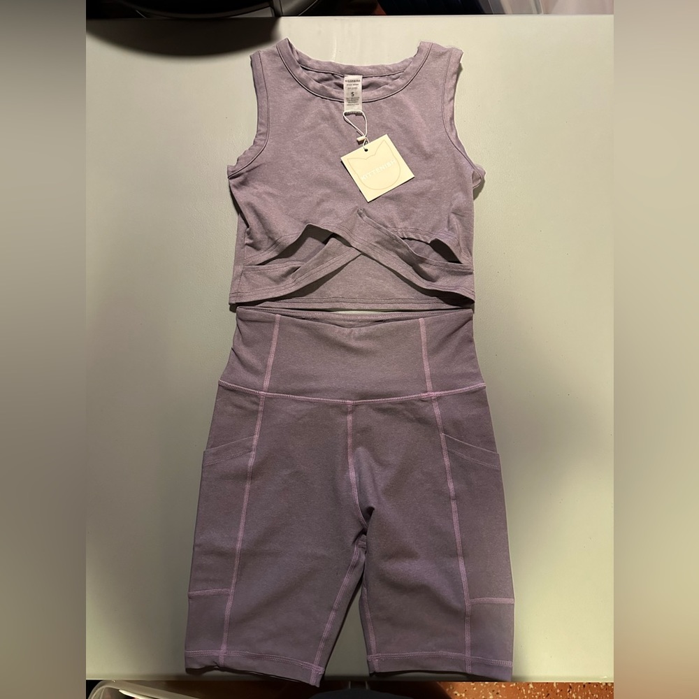 Kittenish Ana workout set